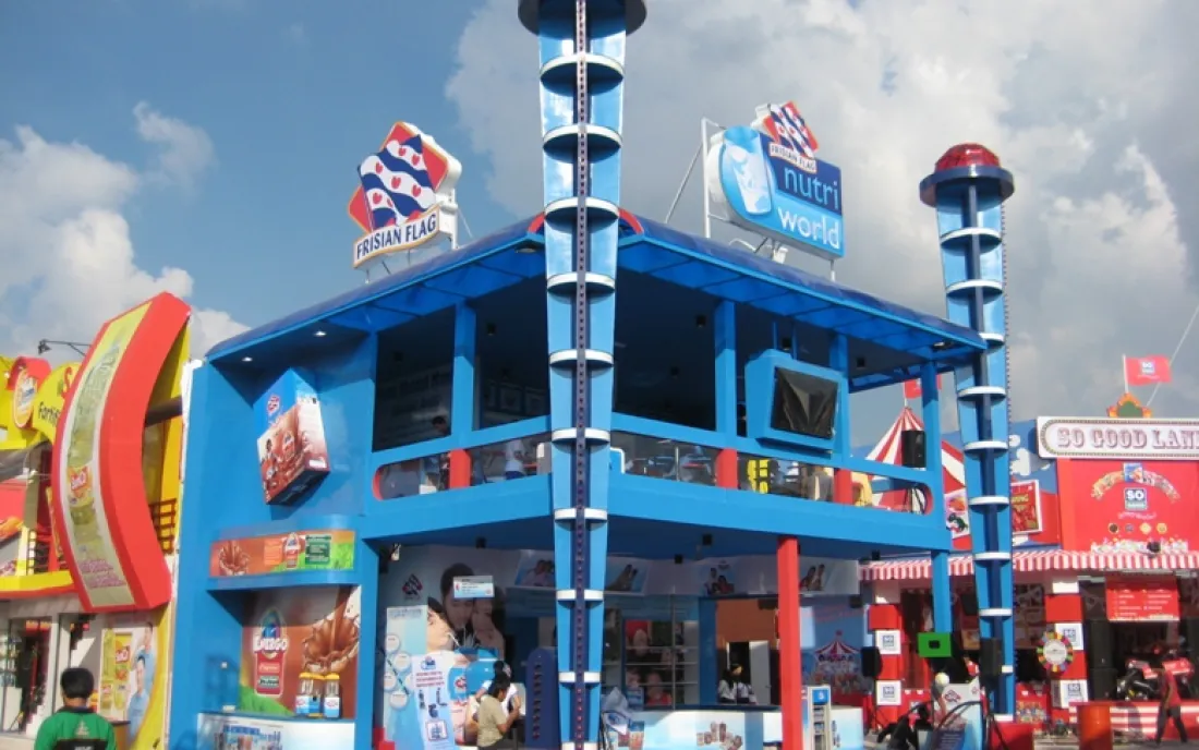 Portfolio Wooden Outdoor Double Deck Booth - Frisian Flag outdoor double deck 4