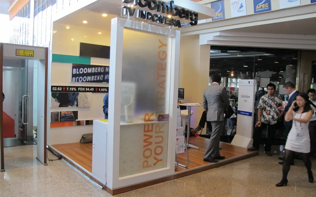 Portfolio Wooden Booth - Bloomberg wooden 58 bloomberg